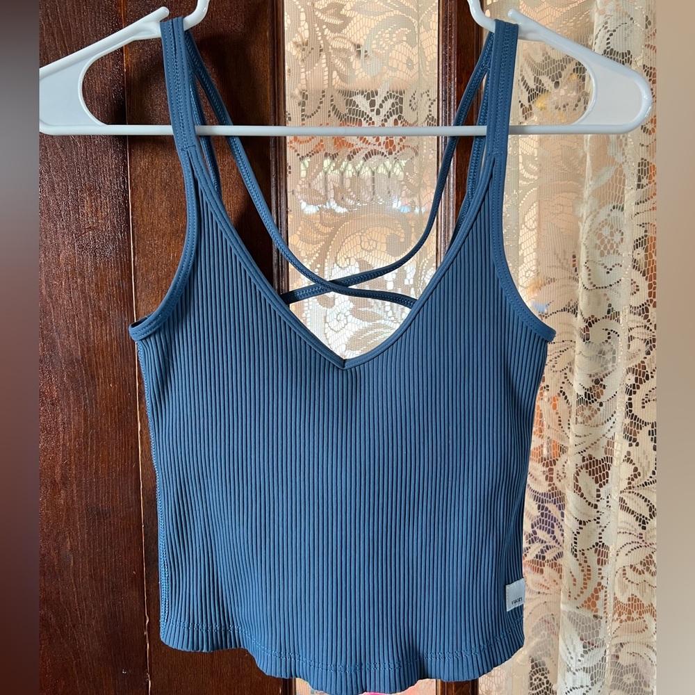 Vuori Rib Crop Tank - Picture 2 of 5